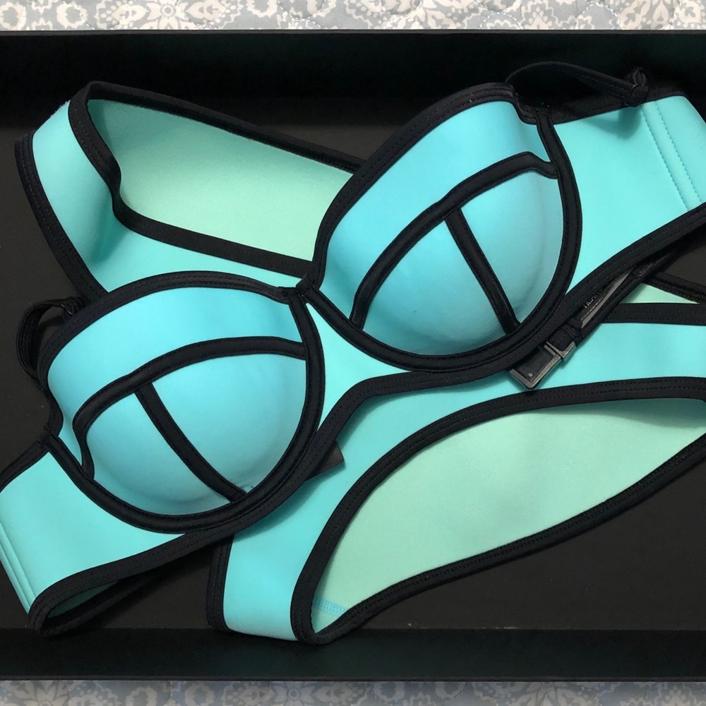 Great condition triangl bathing suit size medium